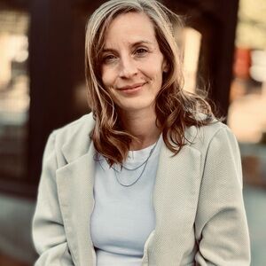 Meet your Posher, Elizabeth